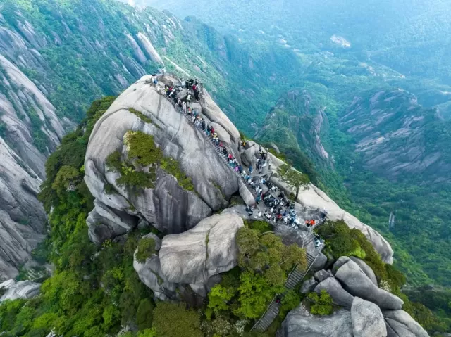 Conoce la "Montaña Amarilla": Qué ver y qué hacer en Huangshan
